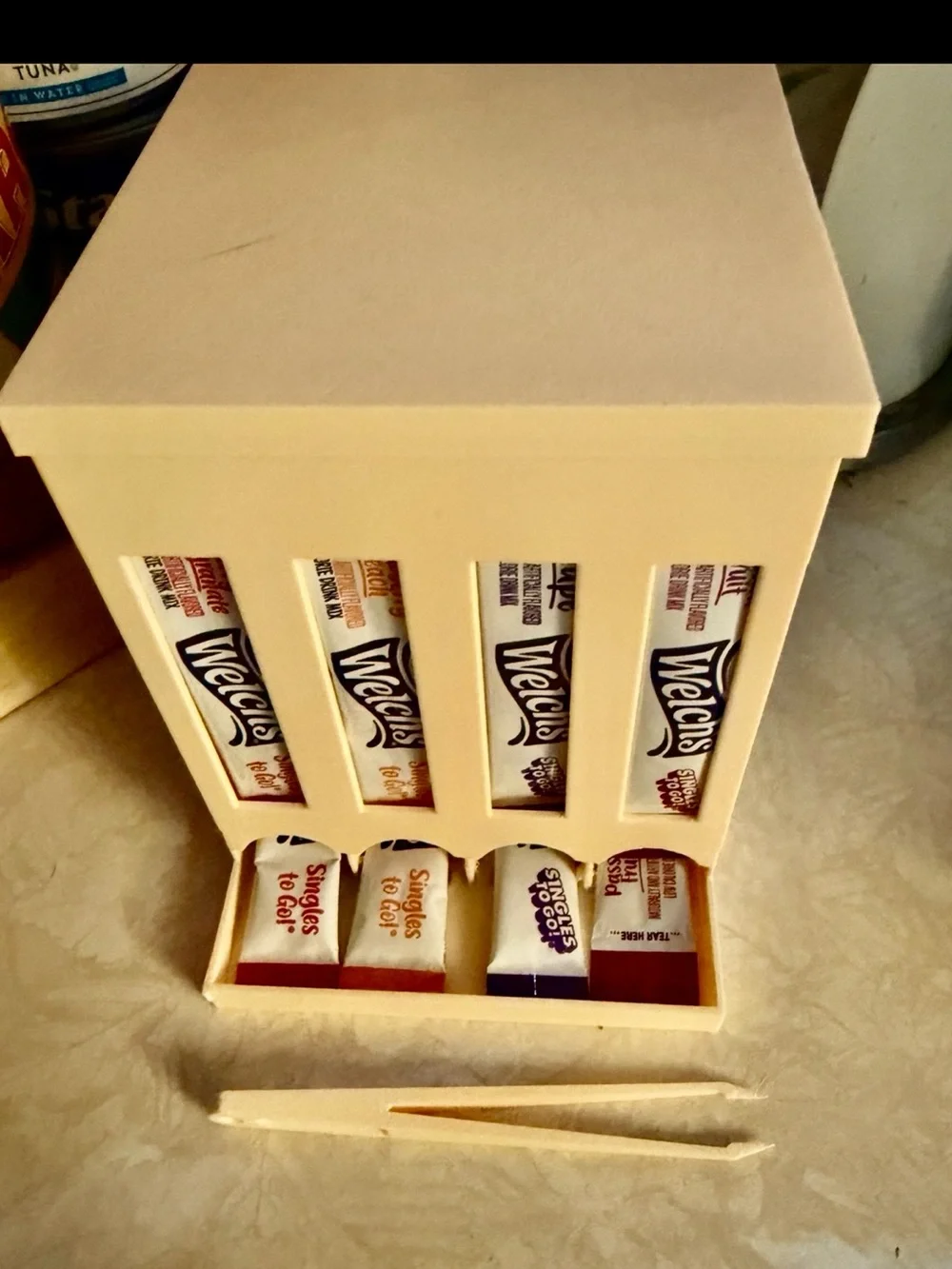 Water mix Single-Serve Juice 4 Packet Dispenser with tongs!